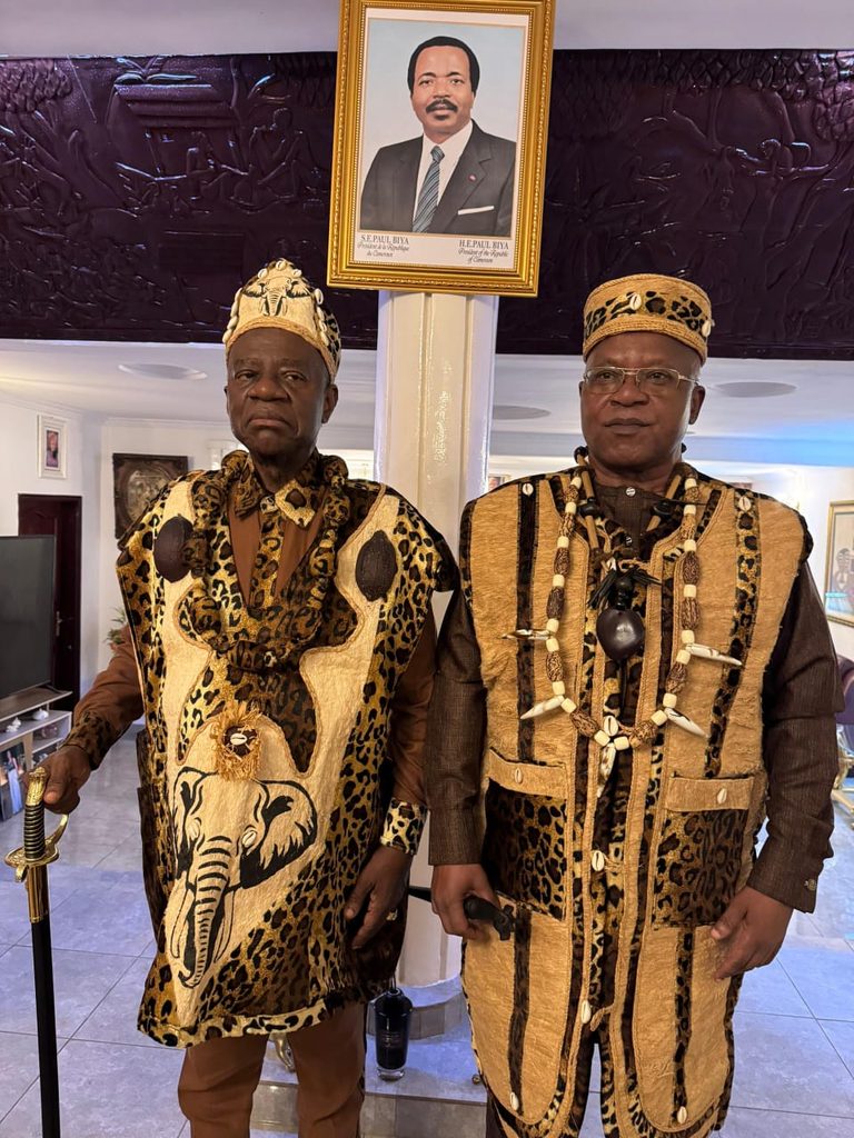 Vœux du Nouvel An : Visite de courtoisie de S.M. Pr Nko&rsquo;o Amvene Samuel au Ministre Jacques Fame Ndongo