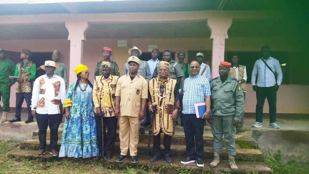 Immersion au cœur de la communauté : Tour du village d&rsquo;Aloum par le Sous-Préfet aux côtés de S.M. Pr Nko&rsquo;o Amvene Samuel